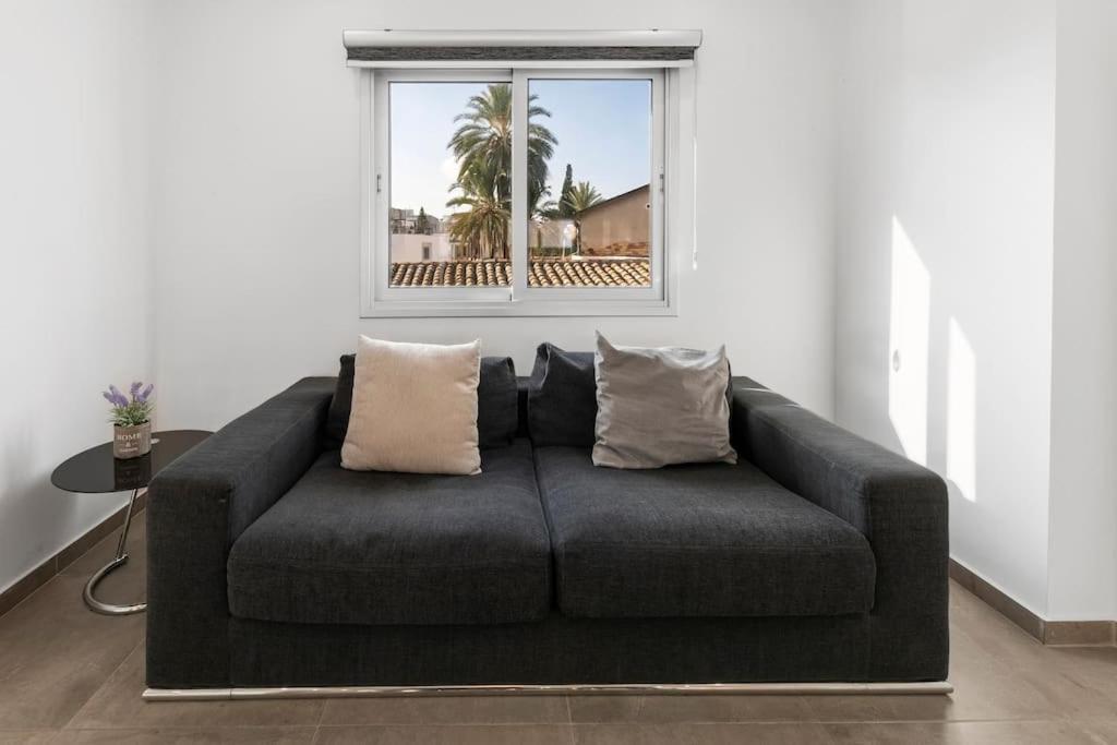 Glabur Stays - The Luxurious 3 Bdr - Cozy Apt Newly Renovated, Nicosia City Agios Dhometios 외부 사진