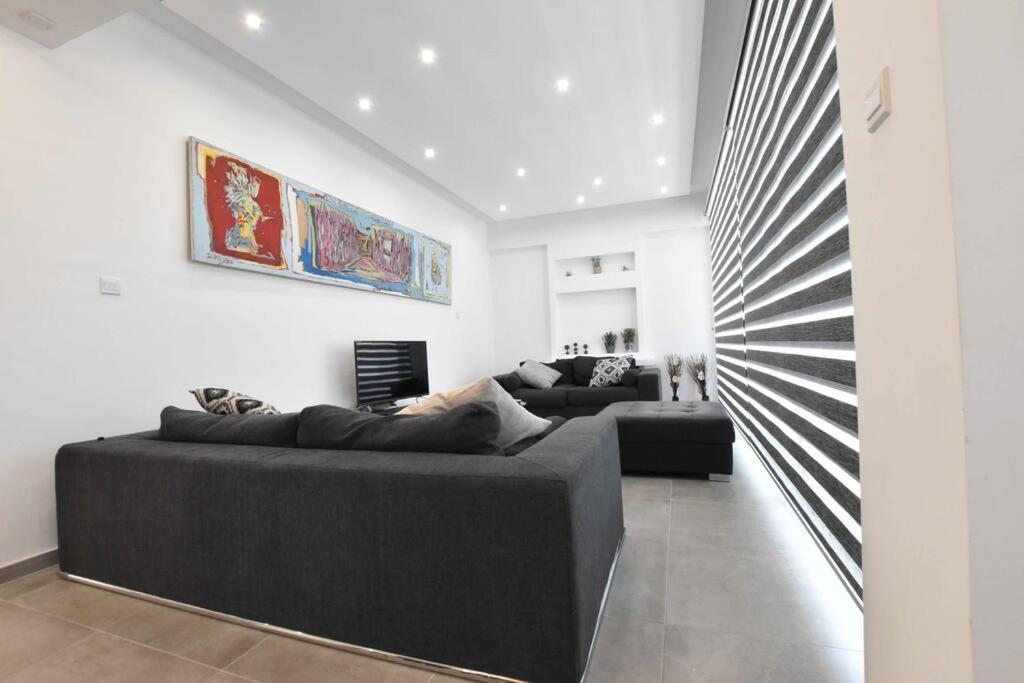 Glabur Stays - The Luxurious 3 Bdr - Cozy Apt Newly Renovated, Nicosia City Agios Dhometios 외부 사진